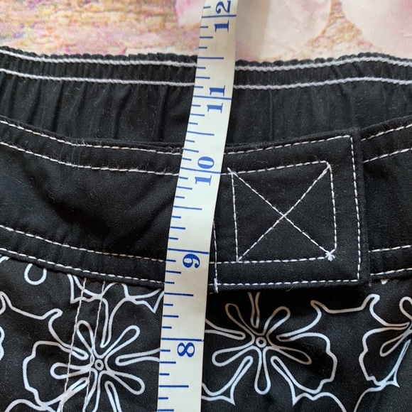 Nike Waterproof Active Capris • Sz S (4-6) - Picture 8 of 13